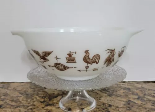 Vintage PYREX Early American Cinderella Bowl #443 -2.5 Quart