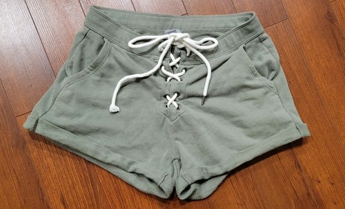 GREEN LOUNGE ROLL UP TERRY SHORTS Size 