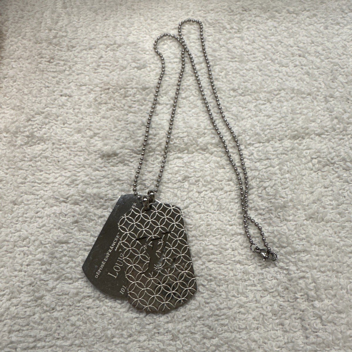 ルイヴィトン　LOUIS VUITTON　ドッグタグ　ネックレス　モノグラム Louis Vuitton Dog Tag Necklace | eBay