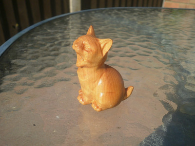 Geschnitzte Holz Netsuke Katze gähnen Sammlerstück Schnitzfigur Katze Netski