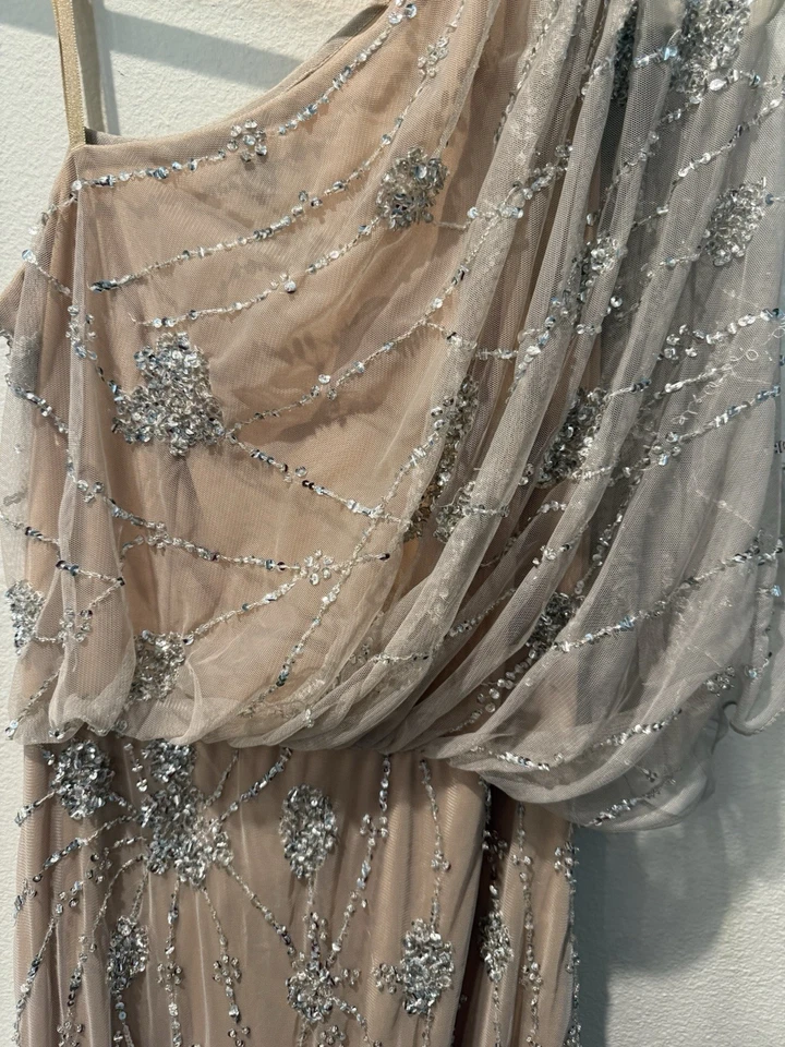 Vestido de Noche Adrianna Papell Cuentas Un Hombro Desnudo Plateado Talla 10 Foto 4 de 4