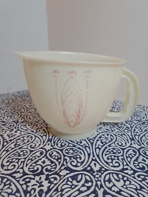 Vintage Tupperware Mix N Store 2 Qt 8 Cup Measuring Bowl Pitcher NO LID White  D