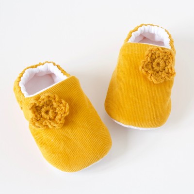 girls mustard shoes