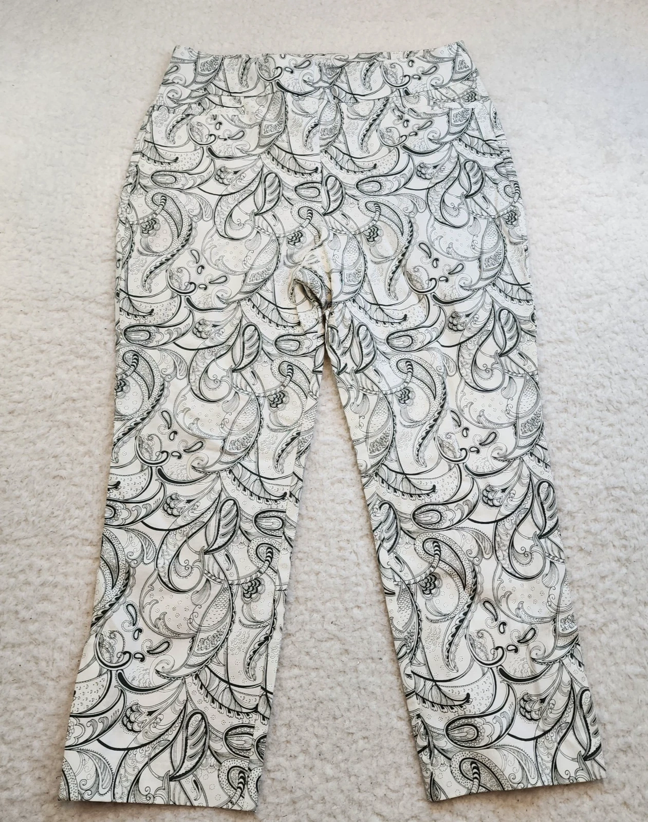 Chico's Capri Cropped Chino Pants Vanity Sz 1 White Green Paisley Artsy Boho