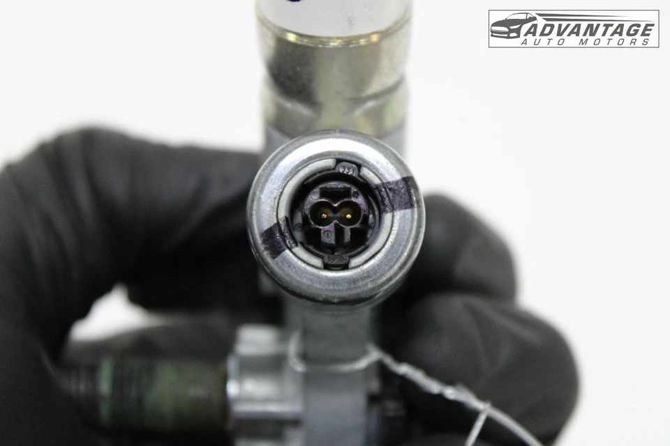 2014-2023 JEEP CHEROKEE FRONT RIGHT SIDE SEAT BELT ANCHOR TENSIONER OEM - Image 4 of 4