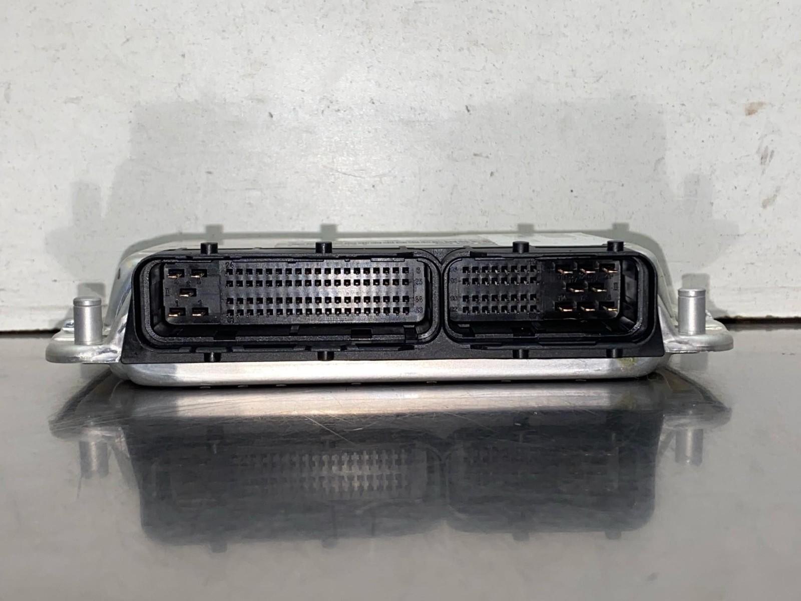 2009 Maserati Quattroporte Engine Control Module Computer ECU OEM 0261208592