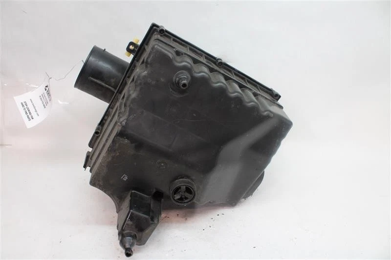 Used Air Cleaner Assembly fits: 2008 Land rover Range rover sport 4.2L superchar - Image 2 of 4