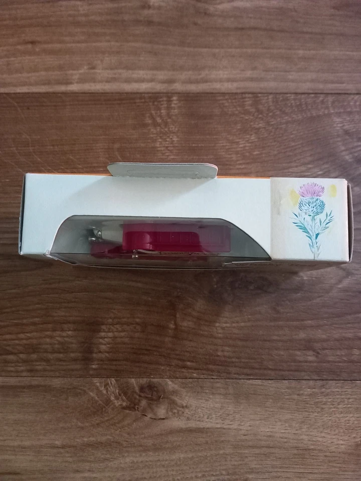 Lledo Days Gone Whisky Trail DG050043 Bull Nose Morris Van Famous Grouse + Box - Image 3 of 4