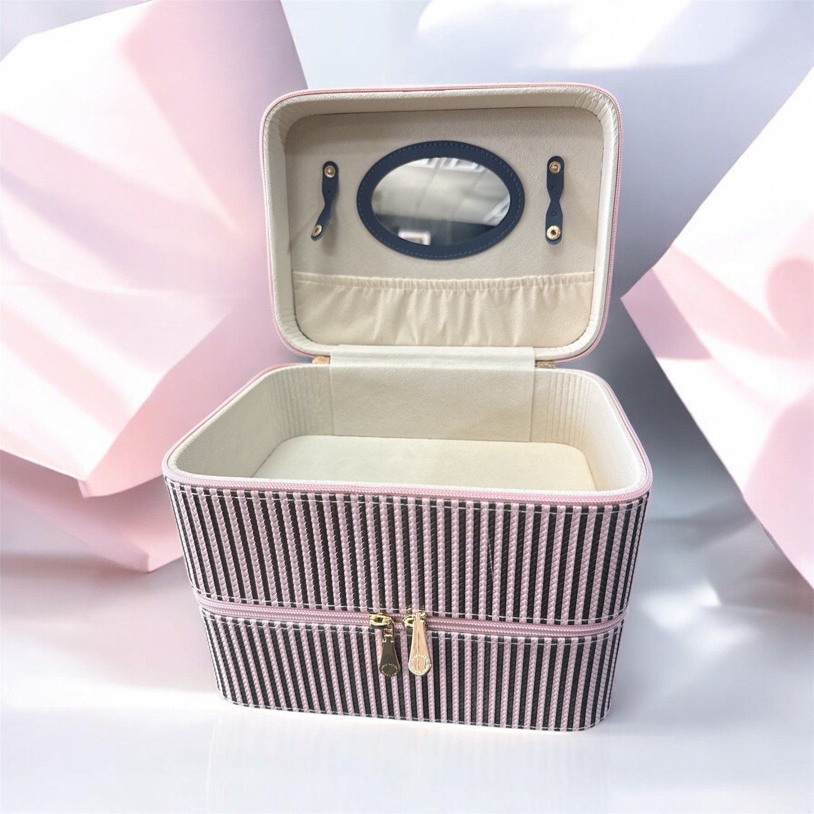 Vince Camuto Vanity Case Lavender Pink Large Functional Travel Makeup Bag Organi