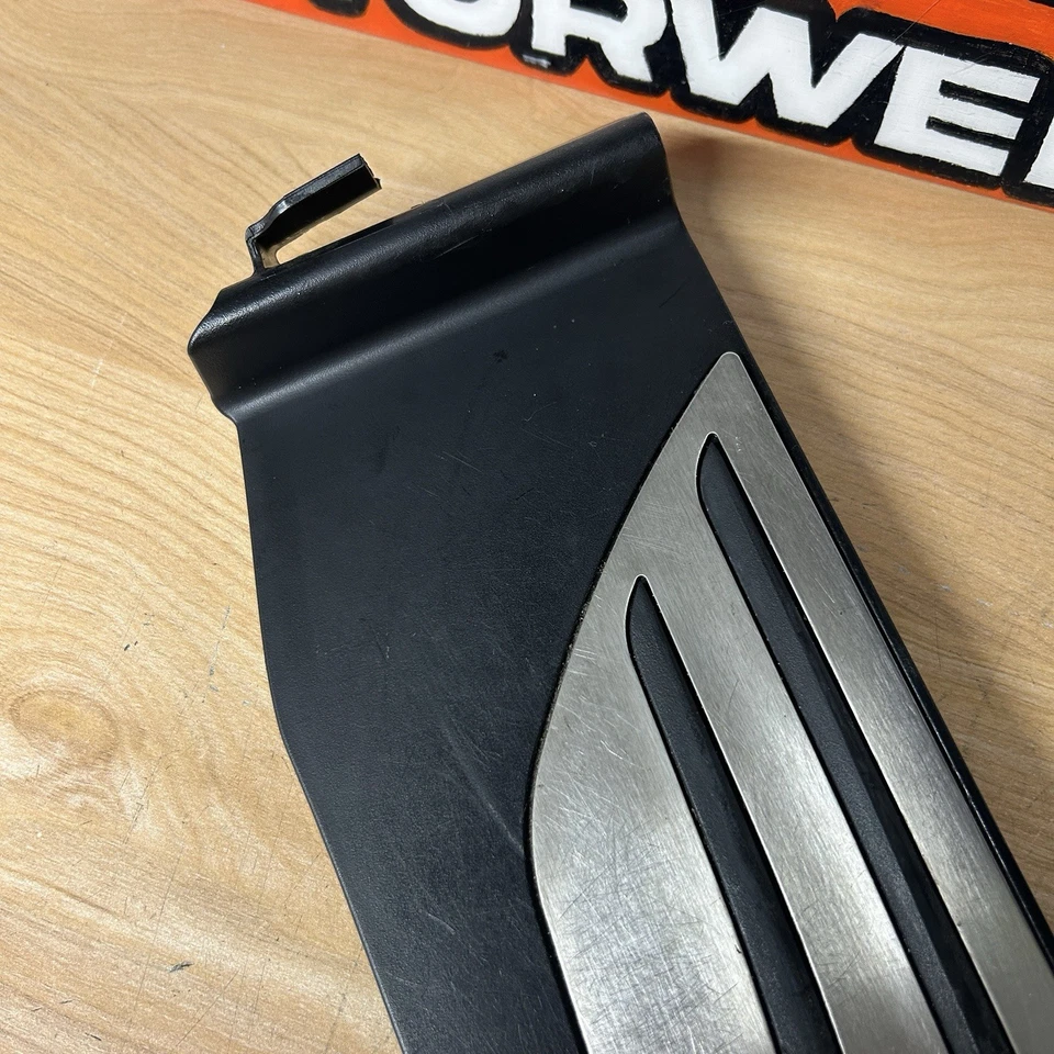 Pedal muerto de aluminio 14-18 BMW M235i 335i 435i M2 M3 M4 F22 F32 F80 F82 F87 OEM Foto 2 de 4