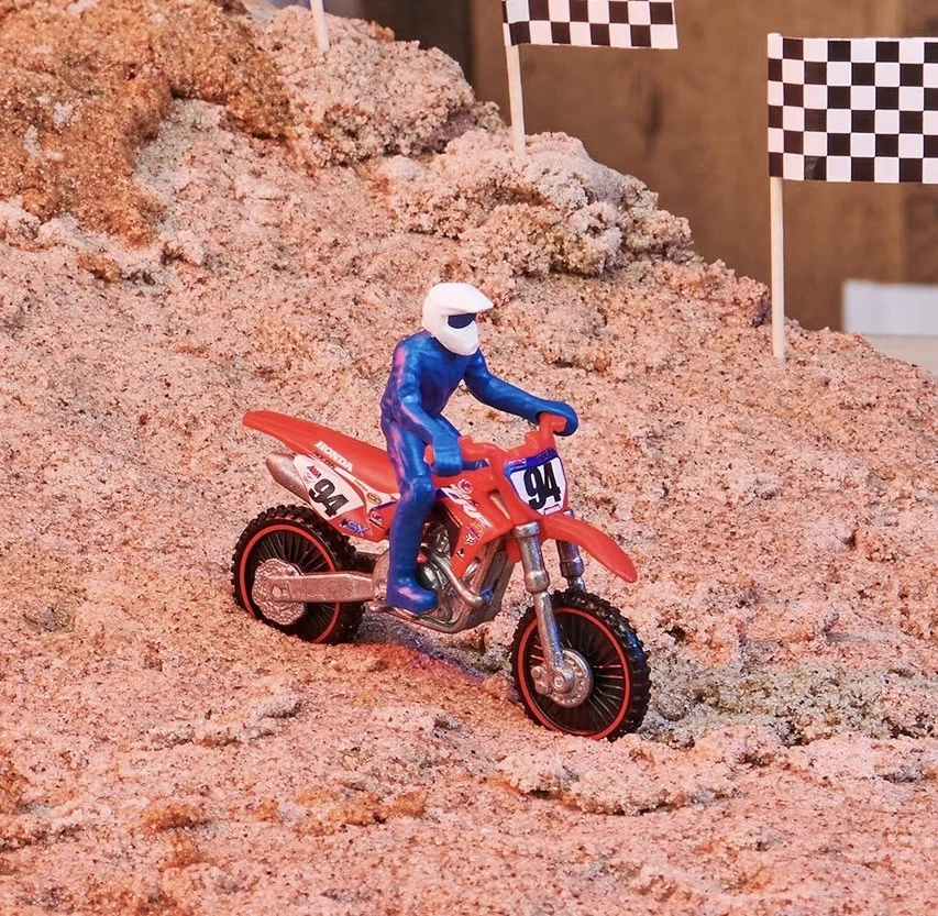 SX Supercross, Authentic 5-Pack of 1:24 Scale Die-Cast Motorcycles - Image 4 of 4