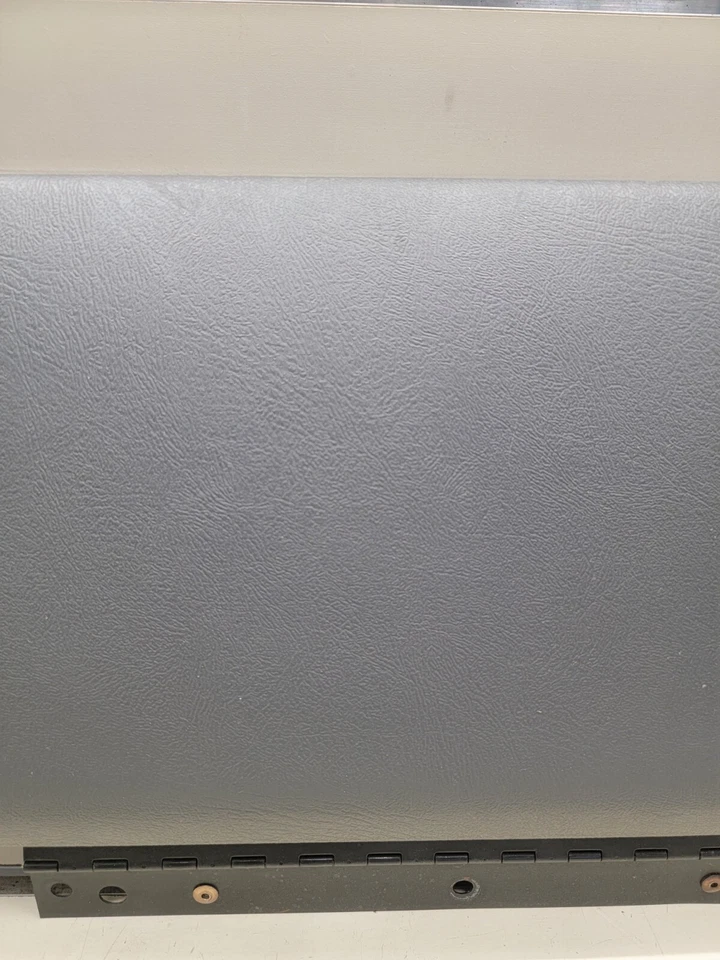 🔥99-06 SILVERADO SIERRA Dash GLOVE BOX Storage Compartment Assembly DK Gray G3 - Image 4 of 4