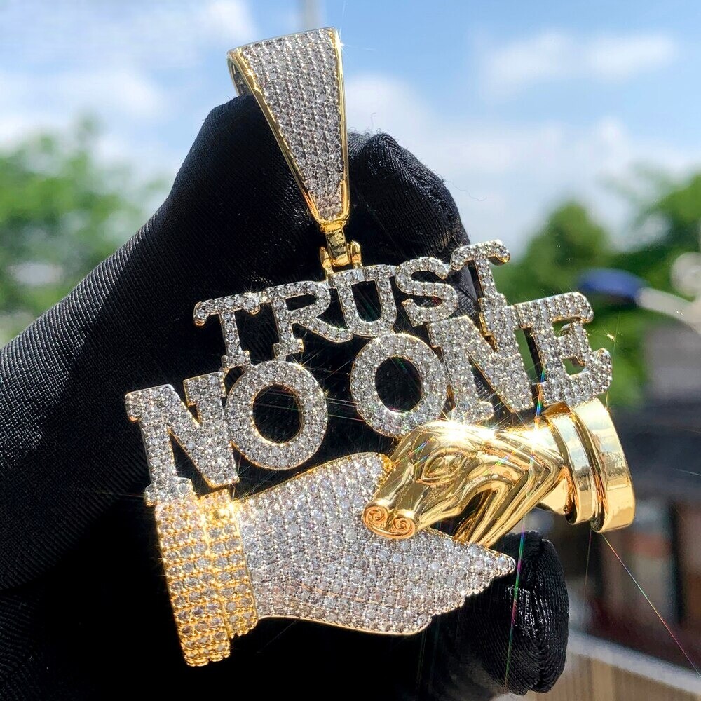 5AAA+ CZ Hop Hip Ice Out Trust Nadie Collar Colgante Enchapado en Oro Real 24k