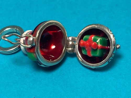 Brighton Christmas Santa Claus Santa’s Surprise Opens Up Gift Enamel Charm - Picture 6 of 9