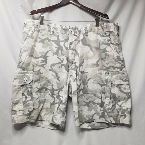 foundry flex cargo shorts