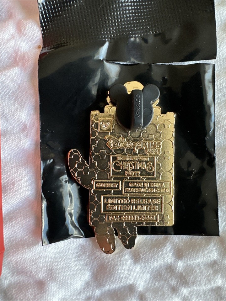 2025 Mickey's Christmas Party Mystery Pin + Box Gingerbread Man B Gold ...