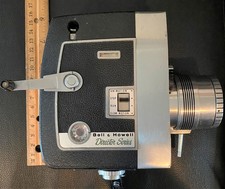 Bell Howell 424 Perpetua Zoomatic 8mm Movie Camera - 1961
