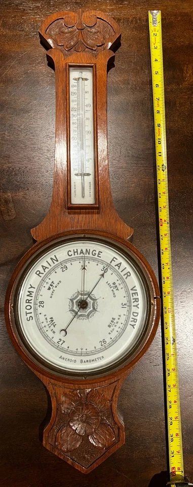 Antiguo barómetro y termómetro de pared aneroide de madera tallada a mano ornamentado, 31" Hx10" W Foto 3 de 4
