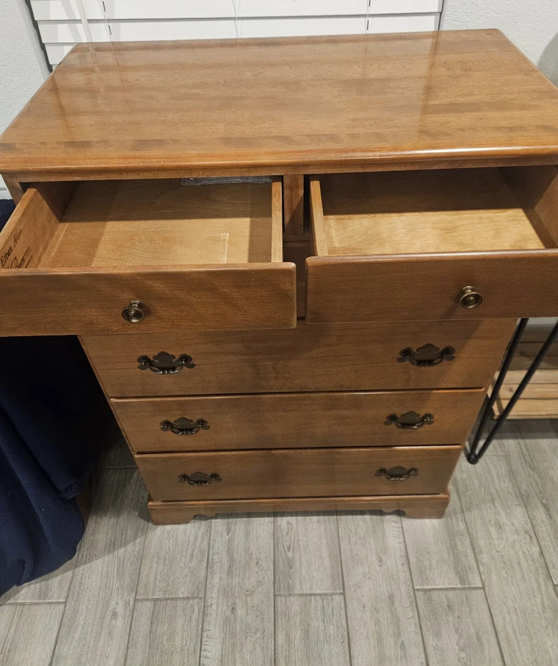 Cajonera ETHAN ALLEN Reliquia Nuez moscada Arce Colonial Temprano Americana 31"... Foto 4 de 4