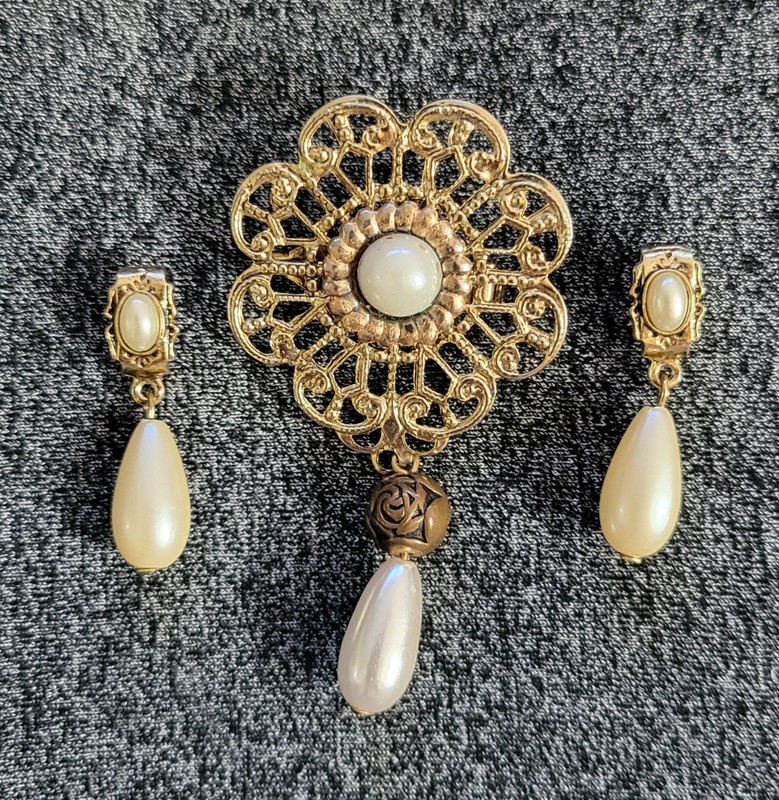 Vintage Faux Pearl and Goldtone Filigree Brooch and Earring Set. Costume Jewelry