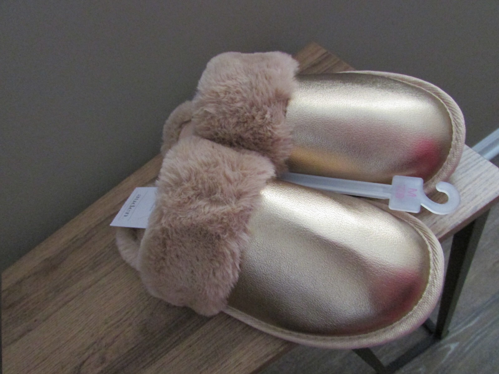 PANTOFOLA D’ORO Scarpe pantofole casa Auden Rae oro beige taglia M 7 8 nuove con etichette vedi descrizione