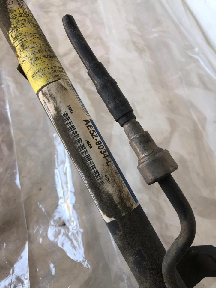 Conjunto de tubo de cuello de llenado de combustible Ford Fusion Sel 2010-2012 AE5Z-9034-L sedán OEM Foto 4 de 4