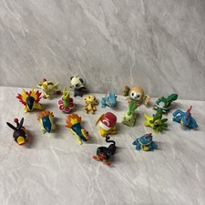 Assorted Bundle Of Tomy Nintendo Pokemon Character Mini Figures Bundle Lot