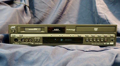 JVC SR-DVM700U DV/HDD/DVD Video Transfer Recorder - NO REMOTE