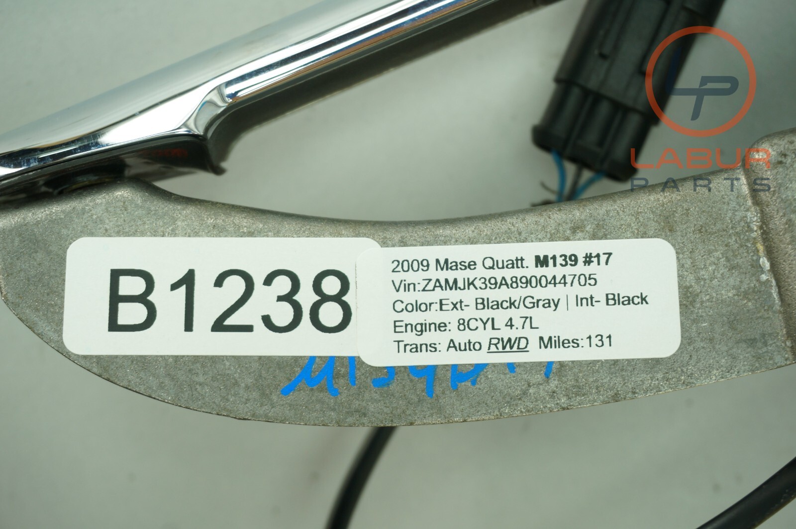 M139 03-13 Maserati Quattroporte Rear Right Side Exterior Door Handle B1238