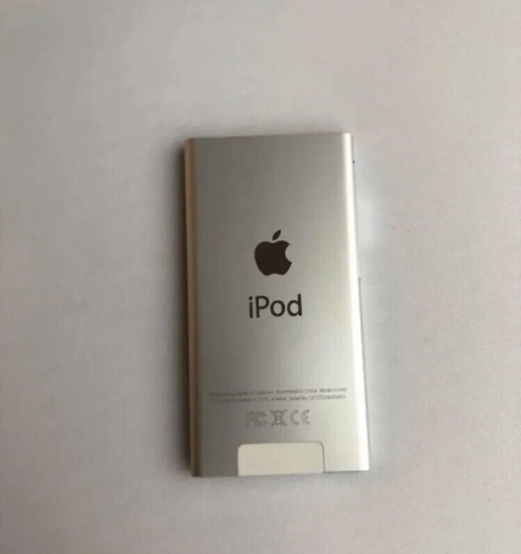 iPod nano 第7世代 16GB シルバー Apple 3076 Amazon.co.jp: ミュージックプレーヤー iPod Nano 第7世代 16GB