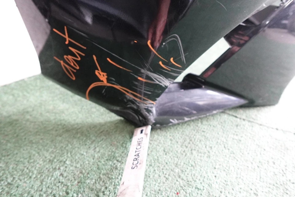 Cubierta del parachoques delantero OEM AX65584 con daños 2016 2017 2019 LEXUS GS350 GS450 200t Foto 4 de 4