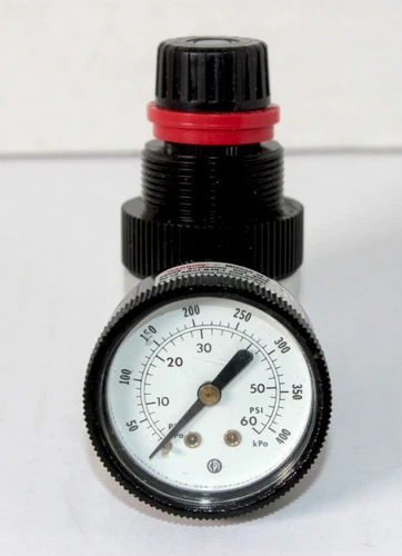 WATTS R364-1G PRESSURE AIR REGULATOR w/GUAGE