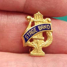 Vintage Stage Band Pin with Lyre and blue enamel in goldtone metal pinback 3/4"
