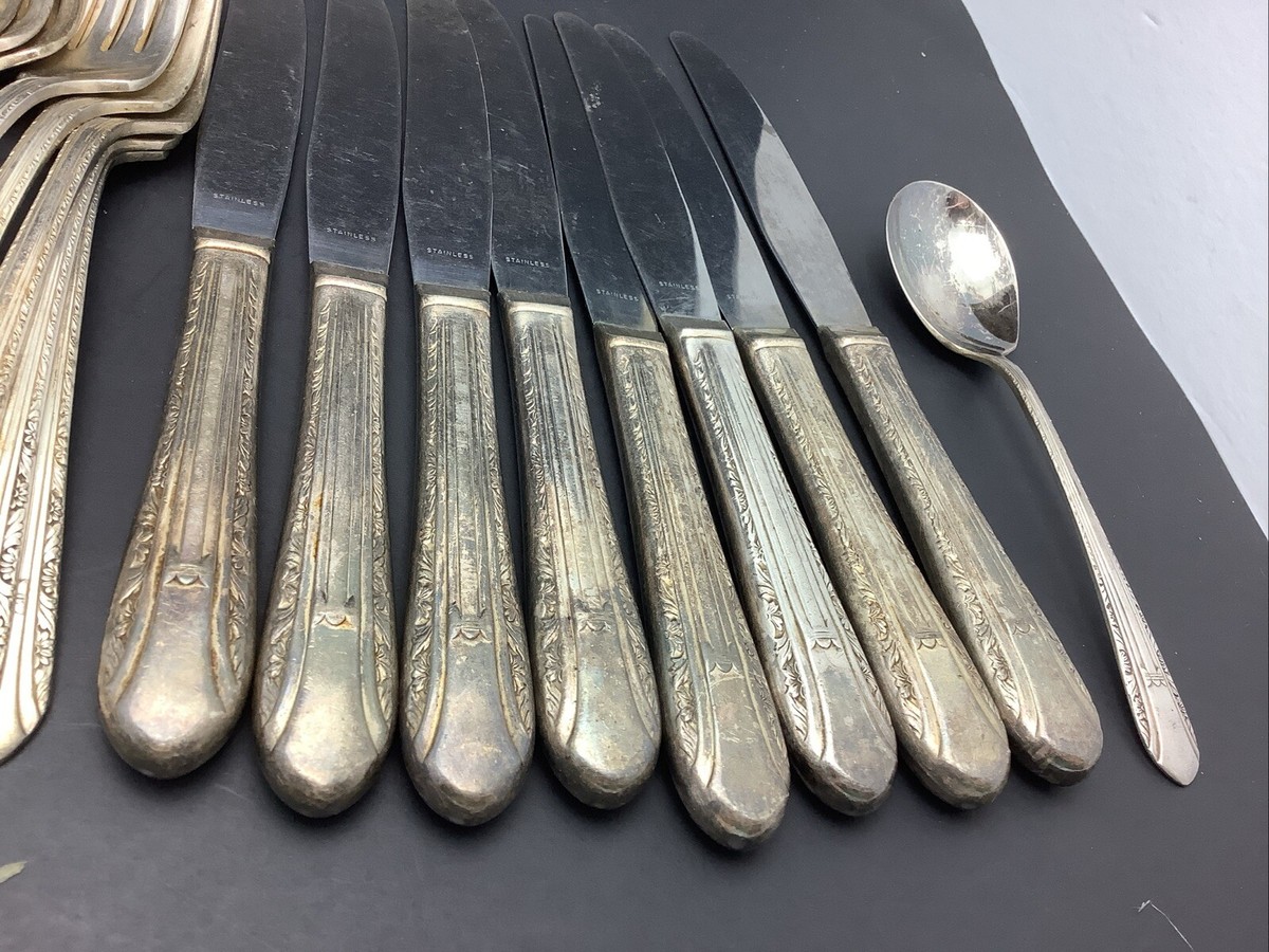 Vtg 33 Piece Silver plated Wm Rogers IS 1939 Regent Flatware