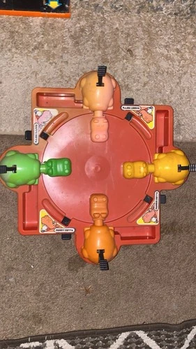 Hasbro Hungry Hippos Board Game vintage works