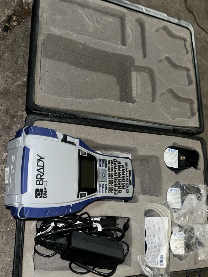Brady BMP41 Handheld Industrial Label Printer with Hard Case - Image 3 of 4