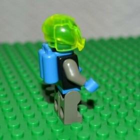 LEGO Zotaxian Insectoid Alien Minifigure Blue Head Neon Green Bubble #6905 SP021