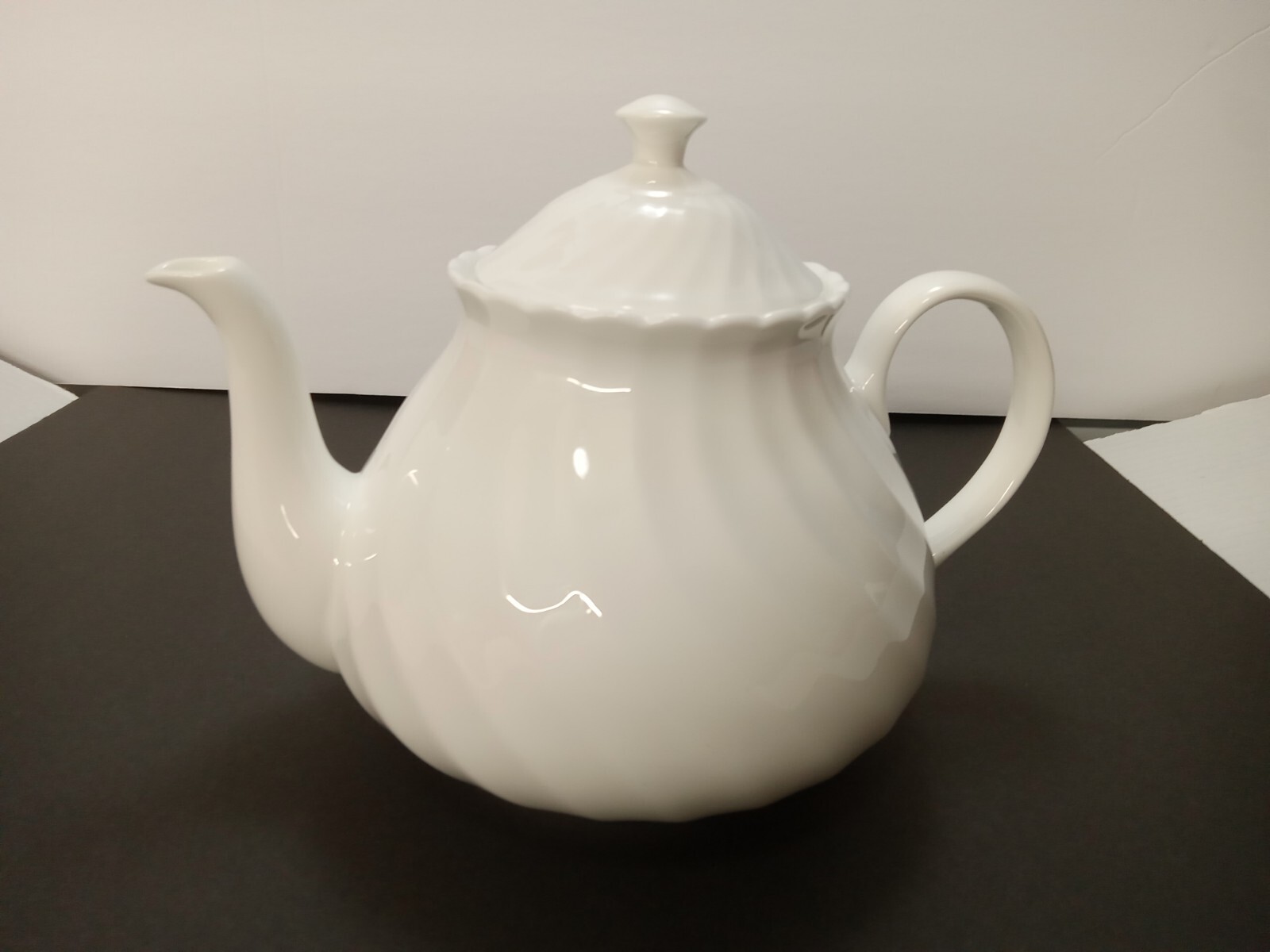 WEDGWOOD CANDLELIGHT TEA POT WITH LID WHITE SWIRL ENGLAND eBay