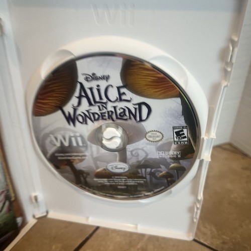 Alice nel Paese delle Meraviglie Gioco Nintendo Wii 2010 in Custodia Originale No Manuale Classificato E - Foto 5 di 6