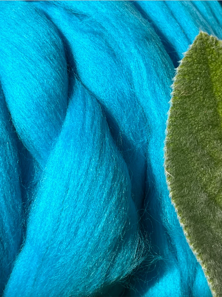 Wool Roving, Teal Blue Wool Roving, Teal Blue Roving, Spin Fiber, Felting Wool - Image 2 of 4