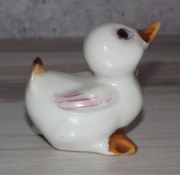 Japan Miniature Duck With Flower Handpainted Super Cute B102