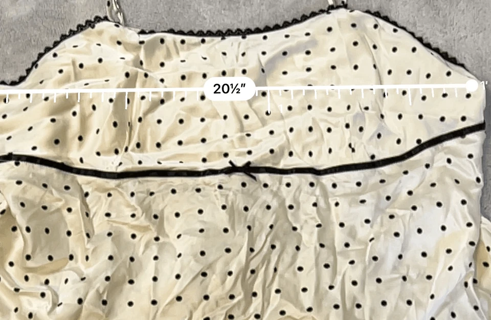 Conjunto de pijama de seda para mujer sin mangas y capris marfil/crema 3X Foto 3 de 4