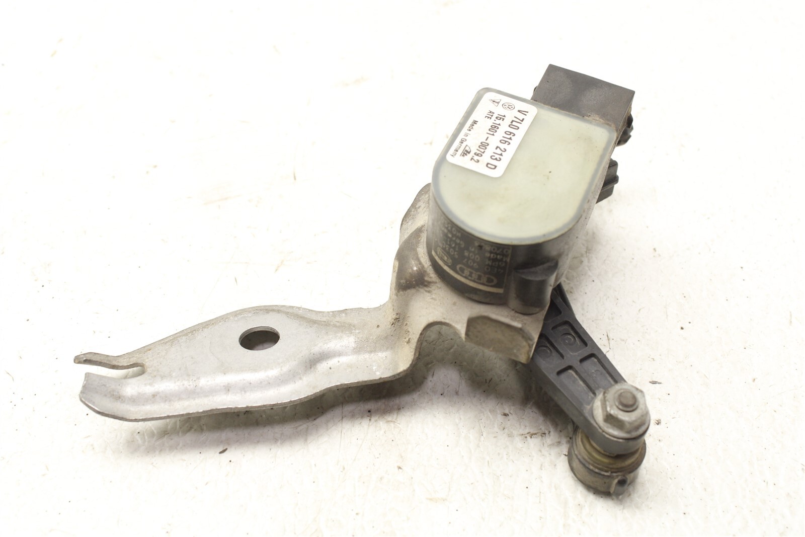 20082010 Porsche Cayenne Suspension Level Sensor 7L0616213D 0810 eBay