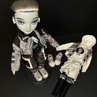 Rainbow High Shadow High Series 1 Ash Silverstone Greyscale Boy Fashion Doll