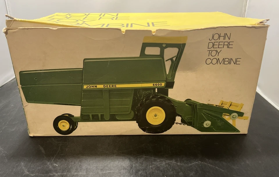 Ertl John Deere 6600 Combine 1/24 in Ice Cream Box. - Image 3 of 4