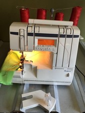 Husqvarna Viking Huskylock 936 Serger POWERS ON AS IS PARTS REPAIR UNTESTED