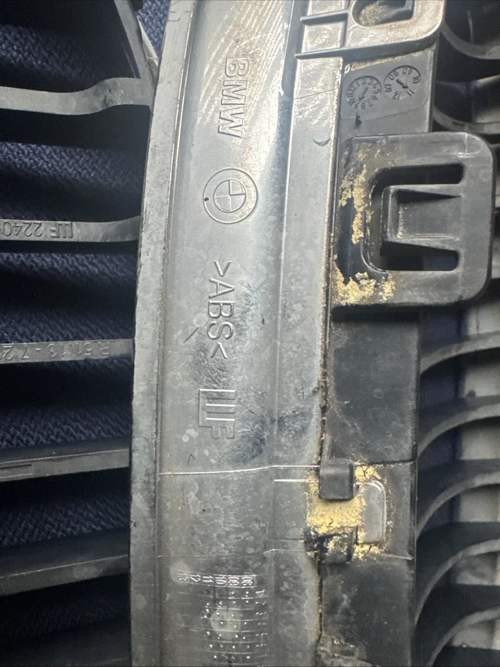 BMW 335i 2011 sedán rejillas cromadas Foto 3 de 3