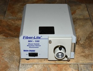 Dolan Jenner Fiber-Lite MH-100 Metal Halide Machine Vision Illuminator w/ Cord
