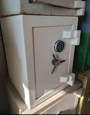 Used Dudley Edinburgh Cash Safe,  £10k cash/100,000k valuables cover 