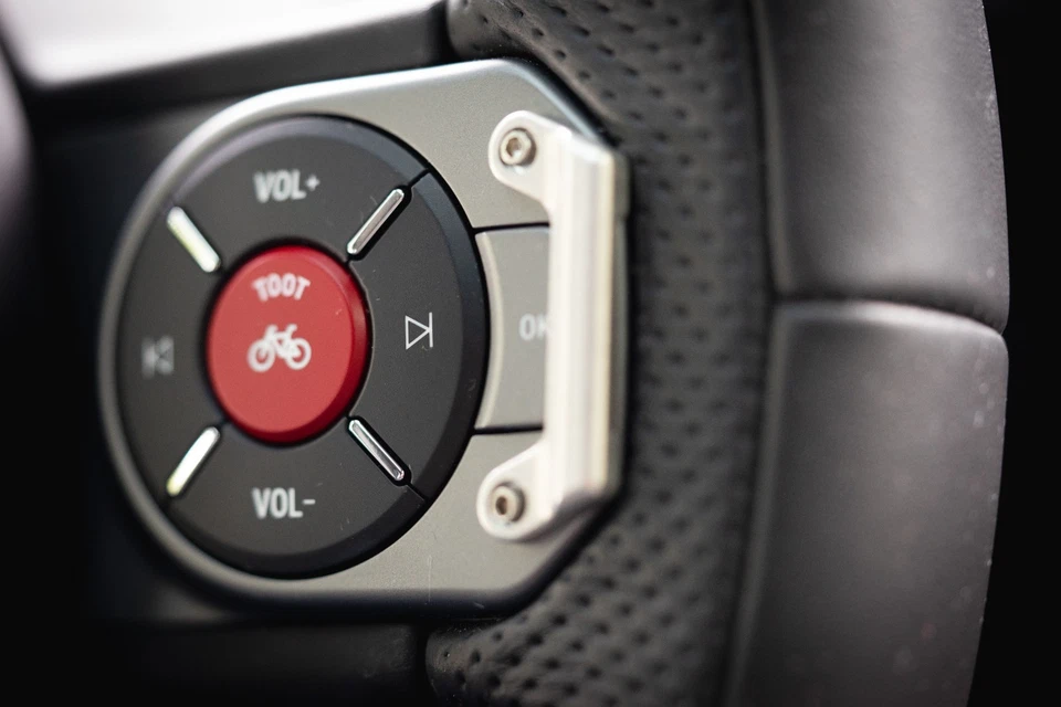 INEOS榴弹兵方向盘按钮护罩:原装!  — 第 3/4 张图片